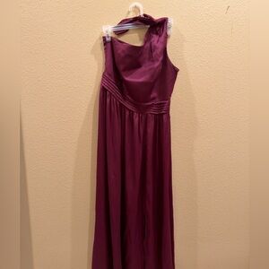 Elegant Burgundy Sleeveless Dress